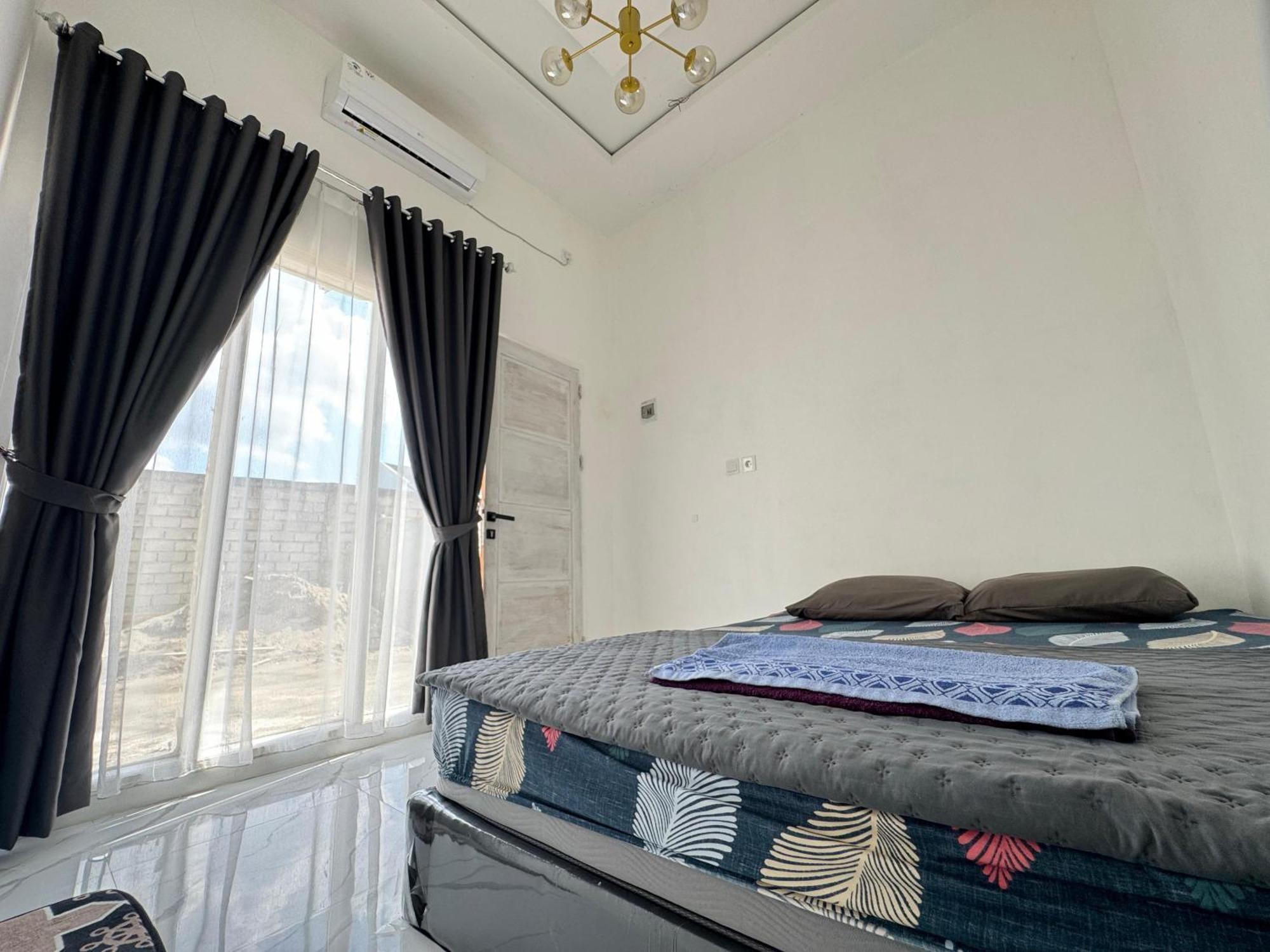 Mila Homestay Padang  Exterior photo